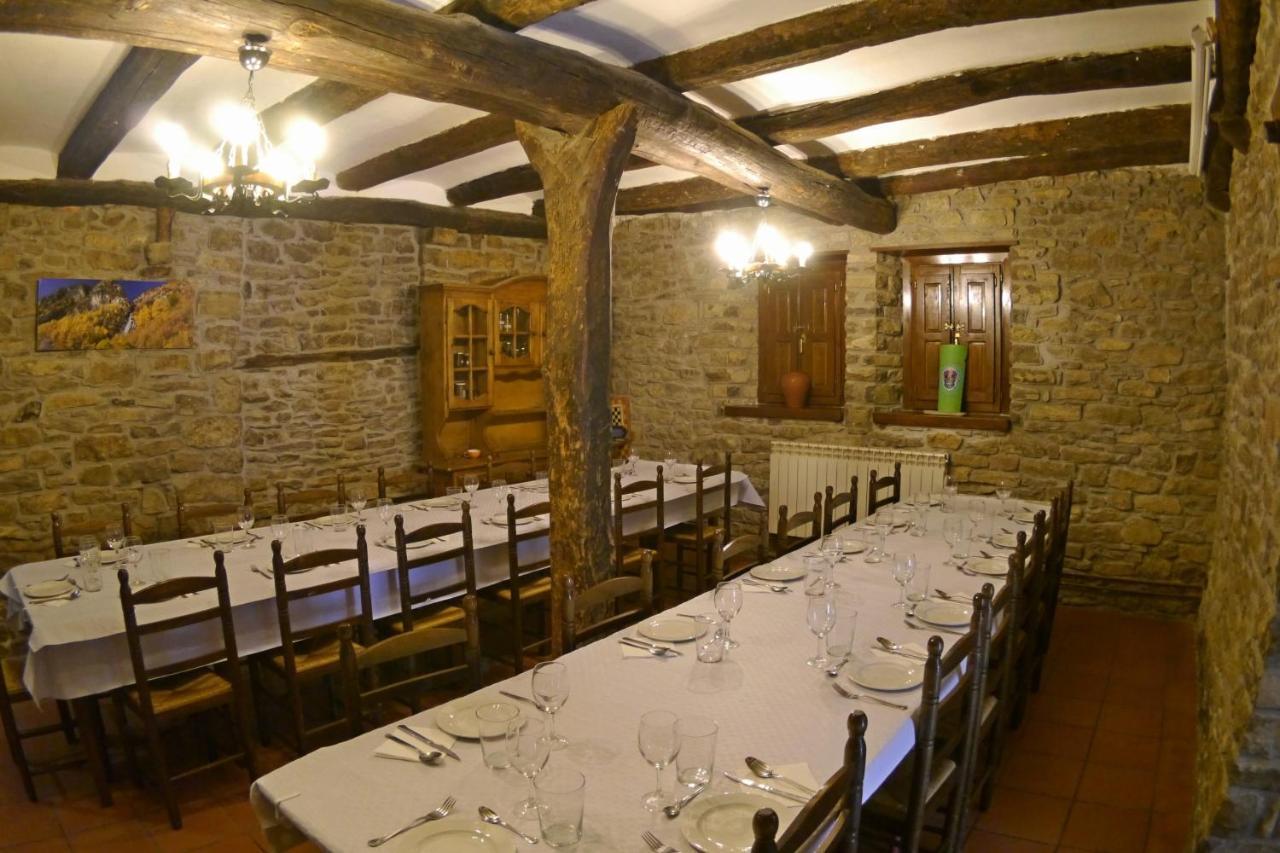 Albergue Restaurante De Artieda Bagian luar foto