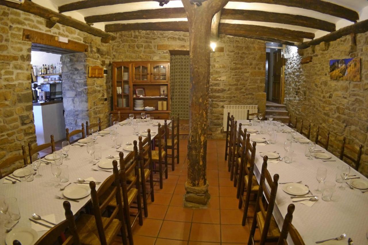 Albergue Restaurante De Artieda Bagian luar foto