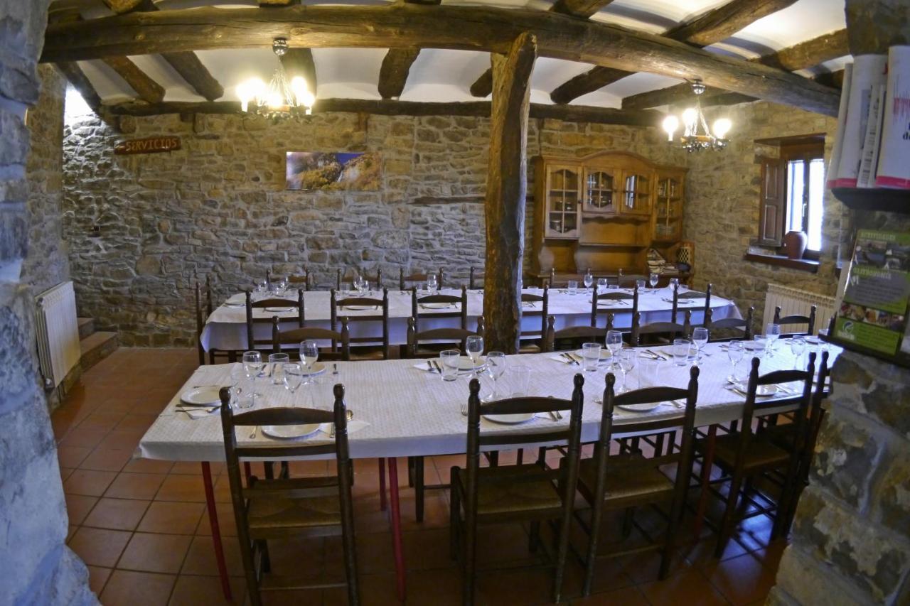 Albergue Restaurante De Artieda Bagian luar foto