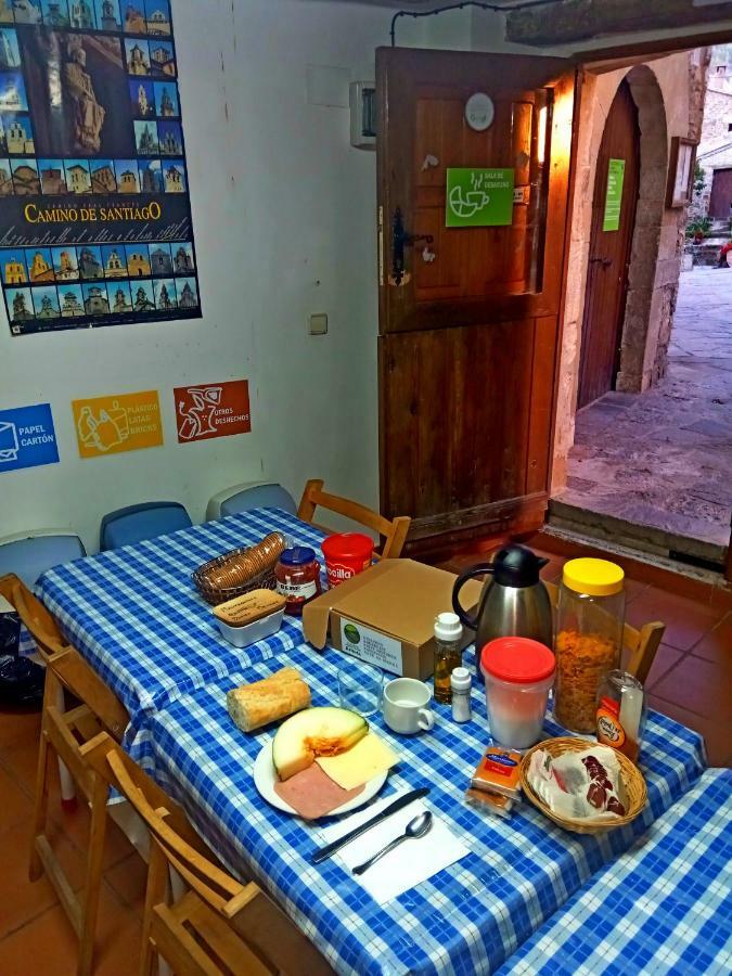 Albergue Restaurante De Artieda Bagian luar foto