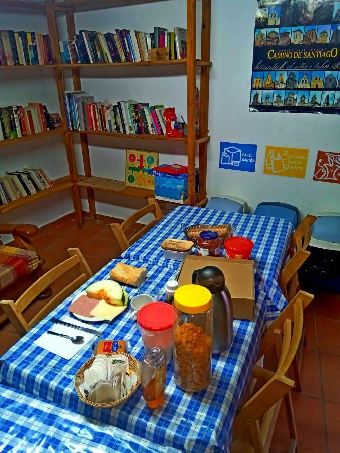 Albergue Restaurante De Artieda Bagian luar foto